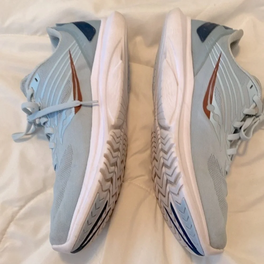 Saucony kinvara 12 running shoes